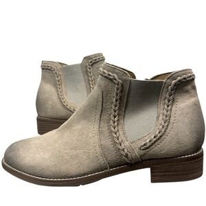 Earth Etnika Bootie, 10W, Taupe color, NWOT